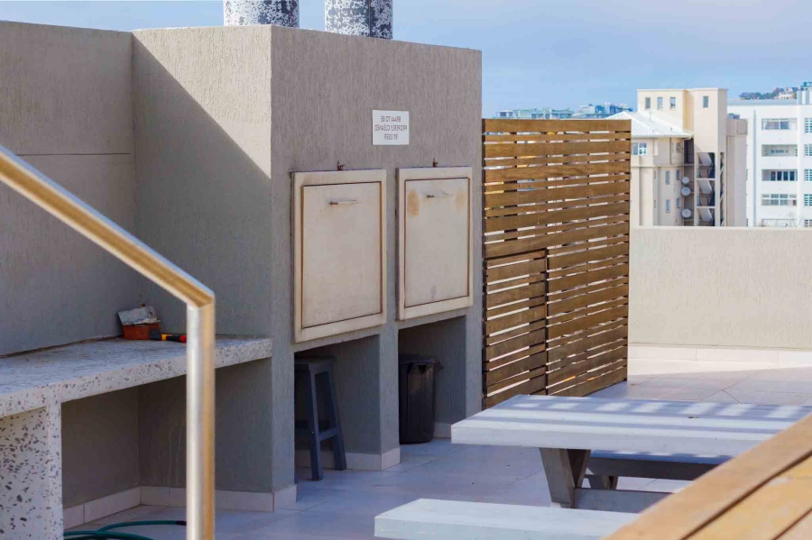 1 Bedroom Property for Sale in Sea Point Western Cape